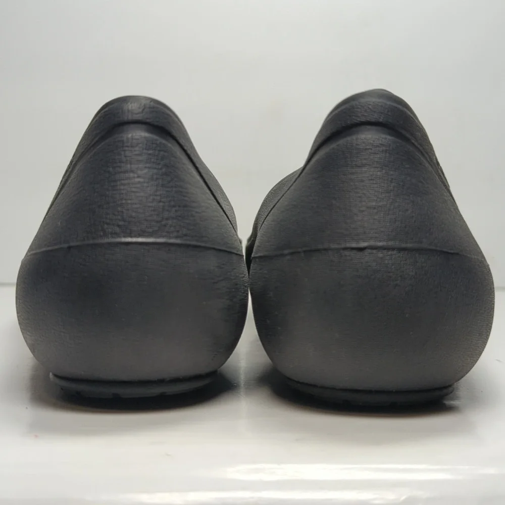 Crocs patent cap toe ballet flats Stylish Gray Women's size 10